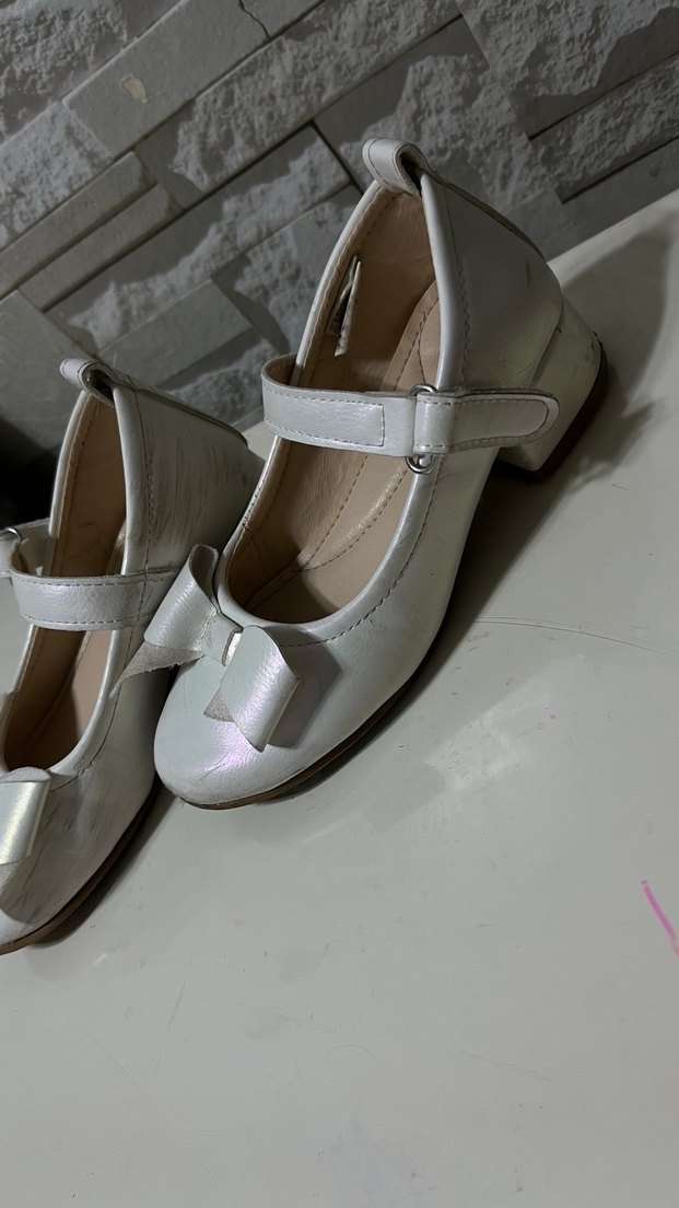 Kız Çocuk Beyaz Tokalı Babet Ayakkabı - Görsel 2