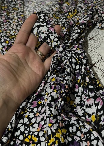 Kısa Kollu V Yaka Desenli Uzun Elbise - Görsel 3