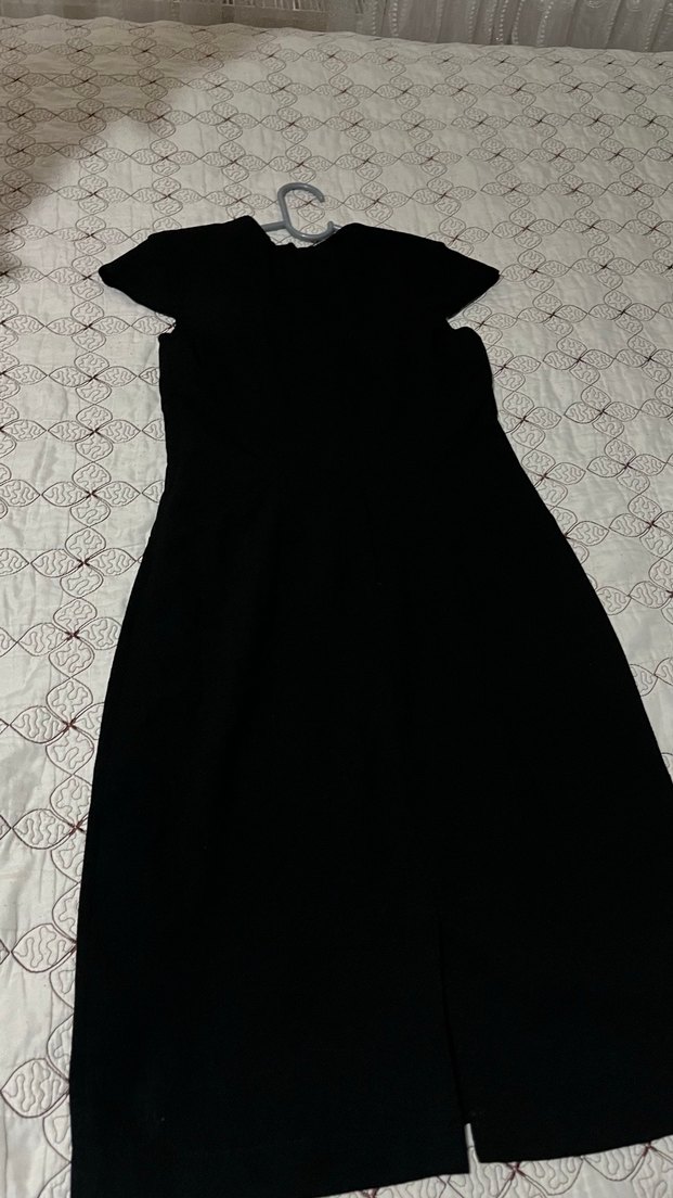 Siyah V Yakalı Uzun Gotik Kadın Elbise - Görsel 2