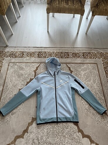 Nike tech hiç giyilmemiş