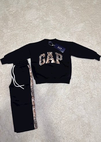 Siyah Payetli GAP Erkek Çocuk Eşofman Takımı - Görsel 4