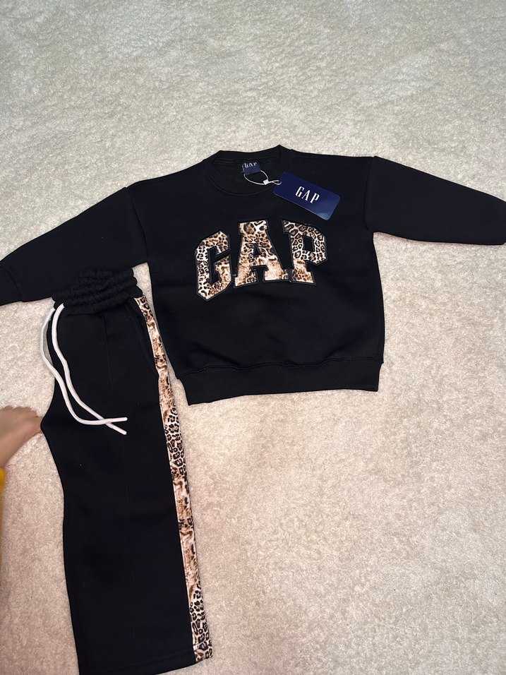 Siyah Payetli GAP Erkek Çocuk Eşofman Takımı - Görsel 5