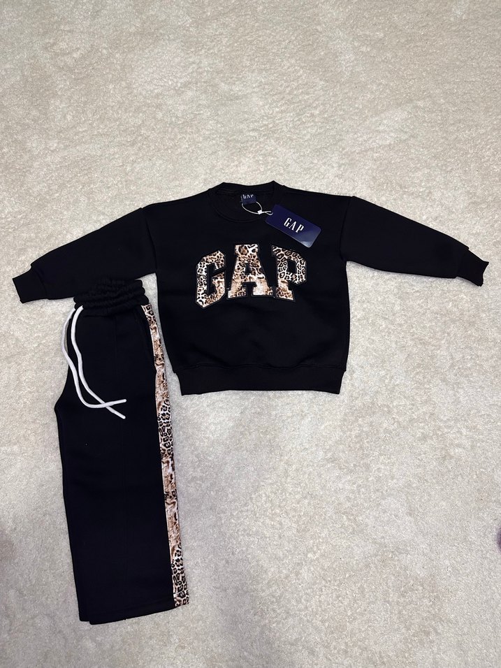 Siyah Payetli GAP Erkek Çocuk Eşofman Takımı - Görsel 4
