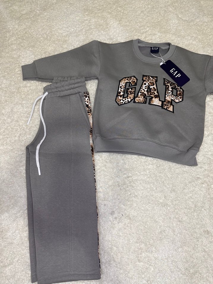 Gri GAP Baskılı kız Çocuk Eşofman Takımı - Görsel 3