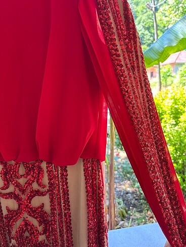 40 Beden Payetli kırmızı abiye