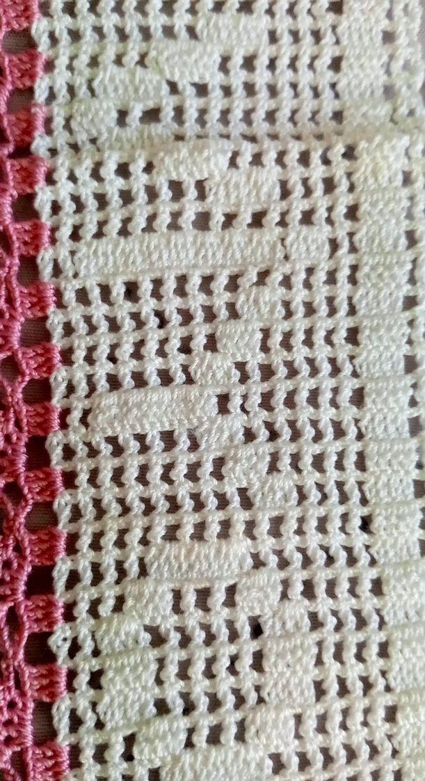 Pembe Kenarlı El Örgüsü Dantel Şerit - Görsel 3