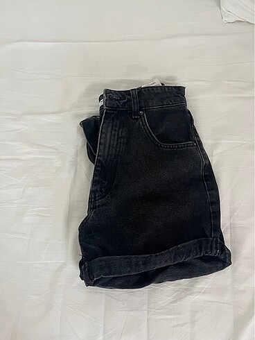 34 Beden gri Renk Bershka şort