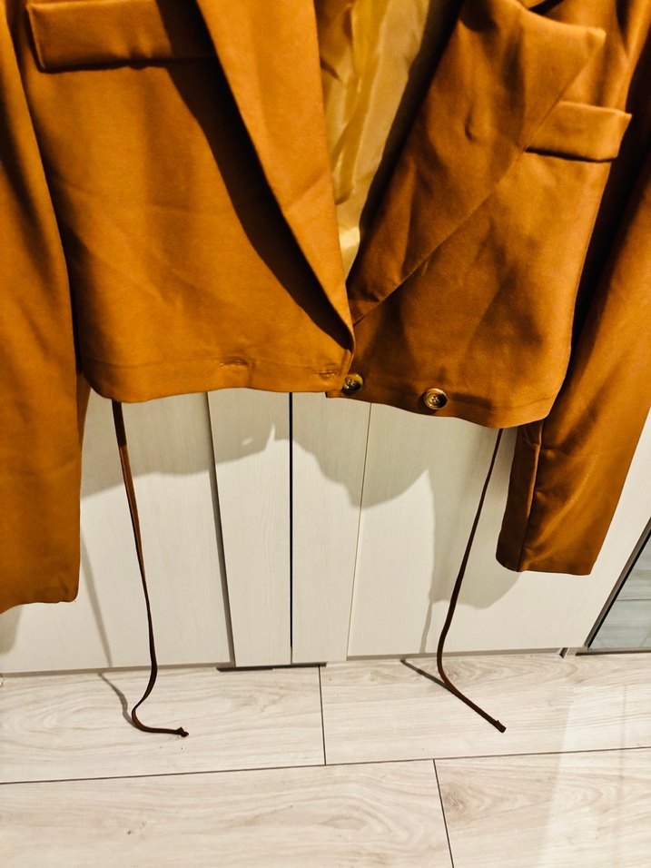 Bel bağlamalı crop blazer ceket - Görsel 2