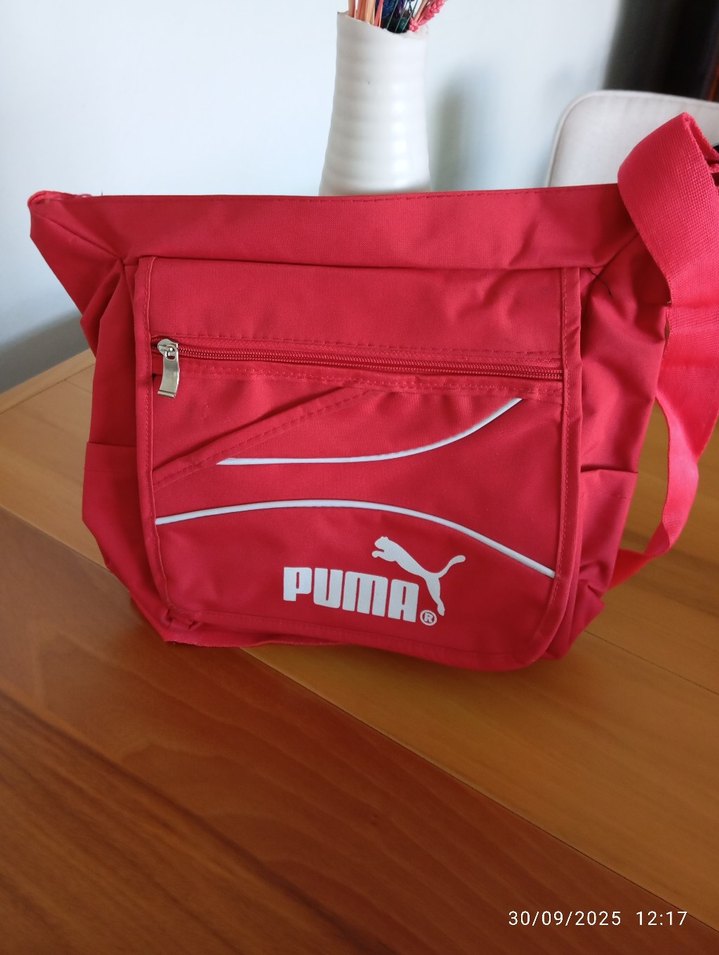 Kırmızı Puma Spor Çantası Fermuarlı - Görsel 2