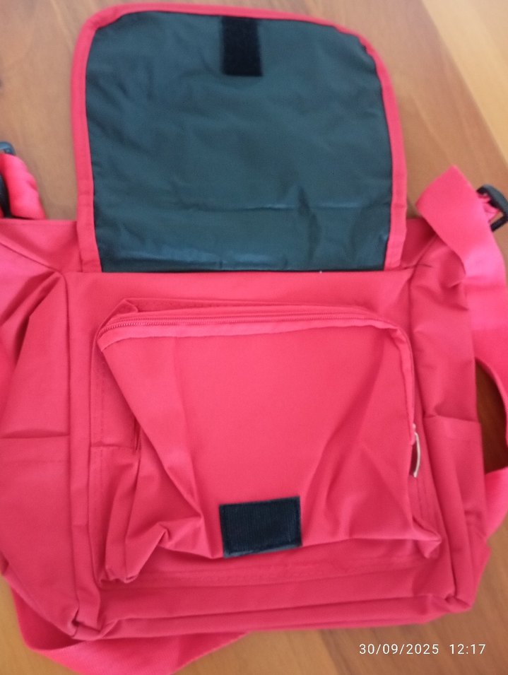 Kırmızı Puma Spor Çantası Fermuarlı - Görsel 4