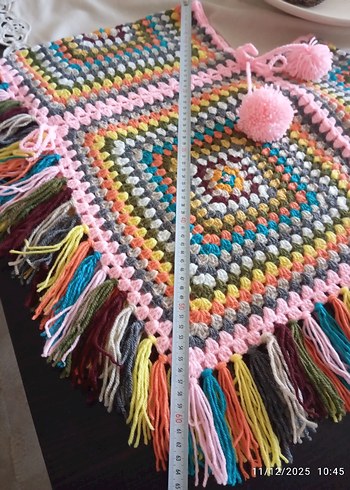 Renkli Püsküllü Kız Çocuk Ponçosu - Görsel 4