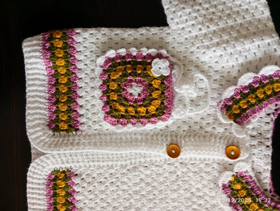 Renkli Nakışlı Bohem Örgü Kız Hırkası - Görsel 4