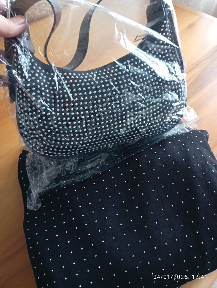 (YENİ SIFIR ÜRÜN)Siyah Payetli takım ve çanta - Görsel 4