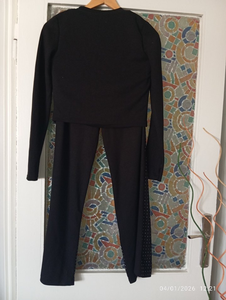 (YENİ SIFIR ÜRÜN)Siyah Payetli takım ve çanta - Görsel 3