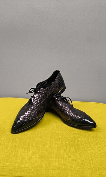 Oxford/Loafer (NOOLLY) İtalyan markasıdır.