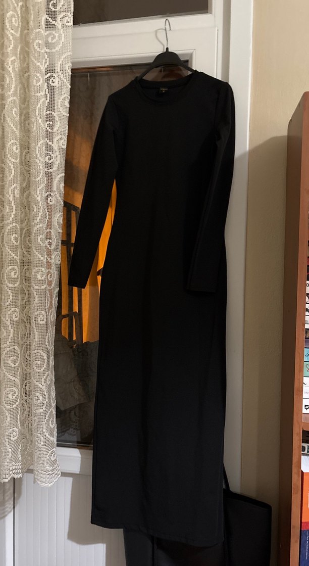Siyah Elbise - Görsel 2