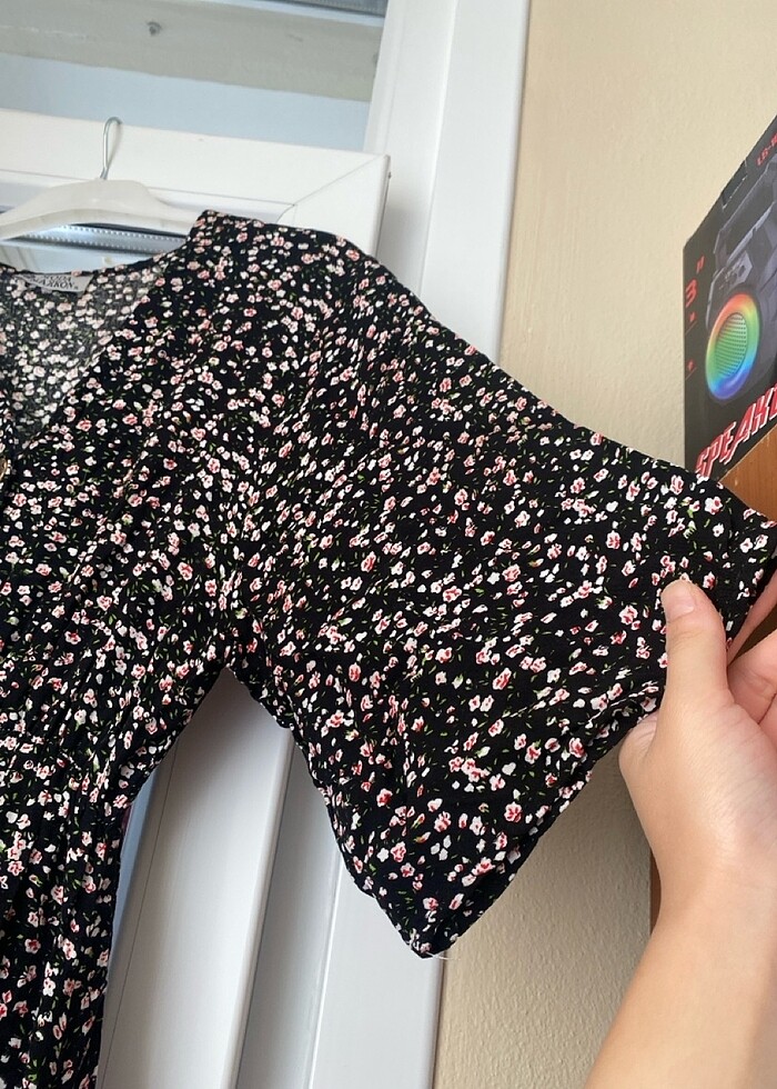 Siyah Çiçekli Elbise - Görsel 3