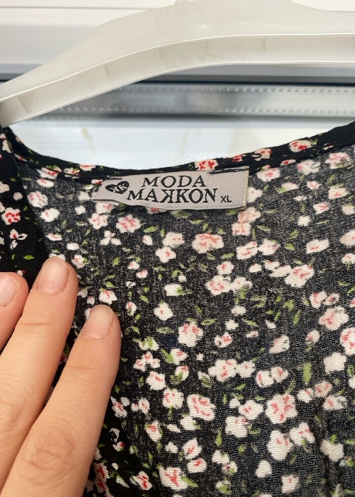 Siyah Çiçekli Elbise - Görsel 4