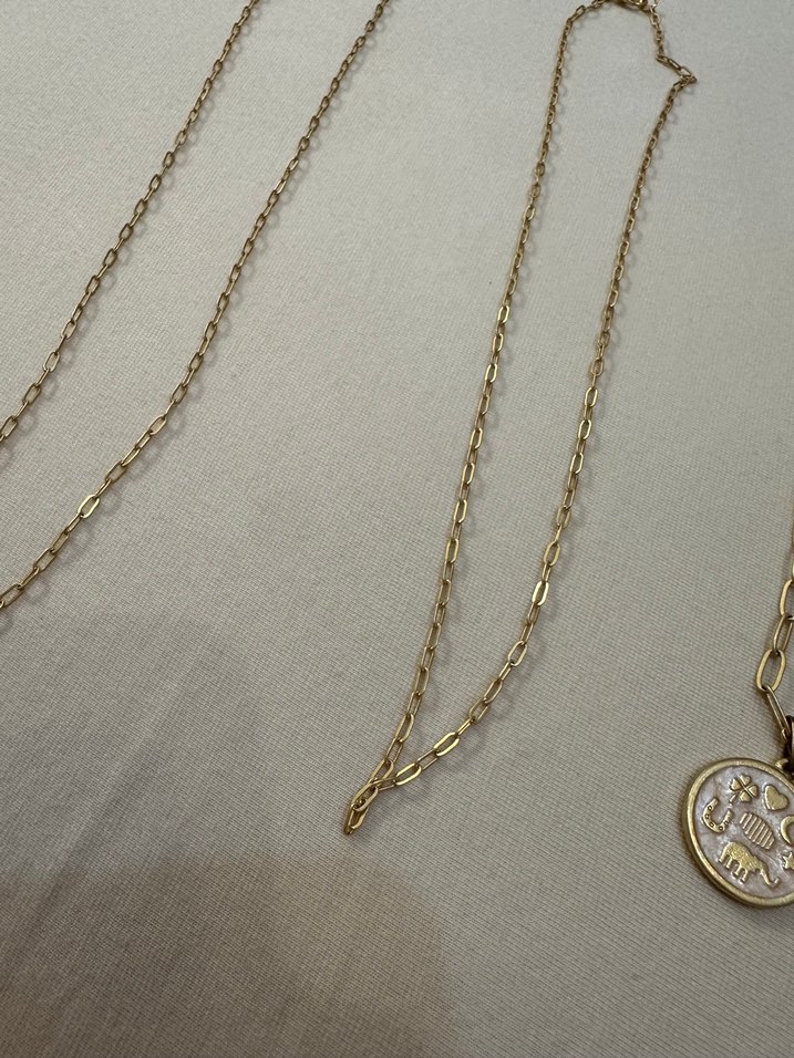 Minimalist Zincir Detaylı Altın Renk Kadın Kolyeler - Görsel 2