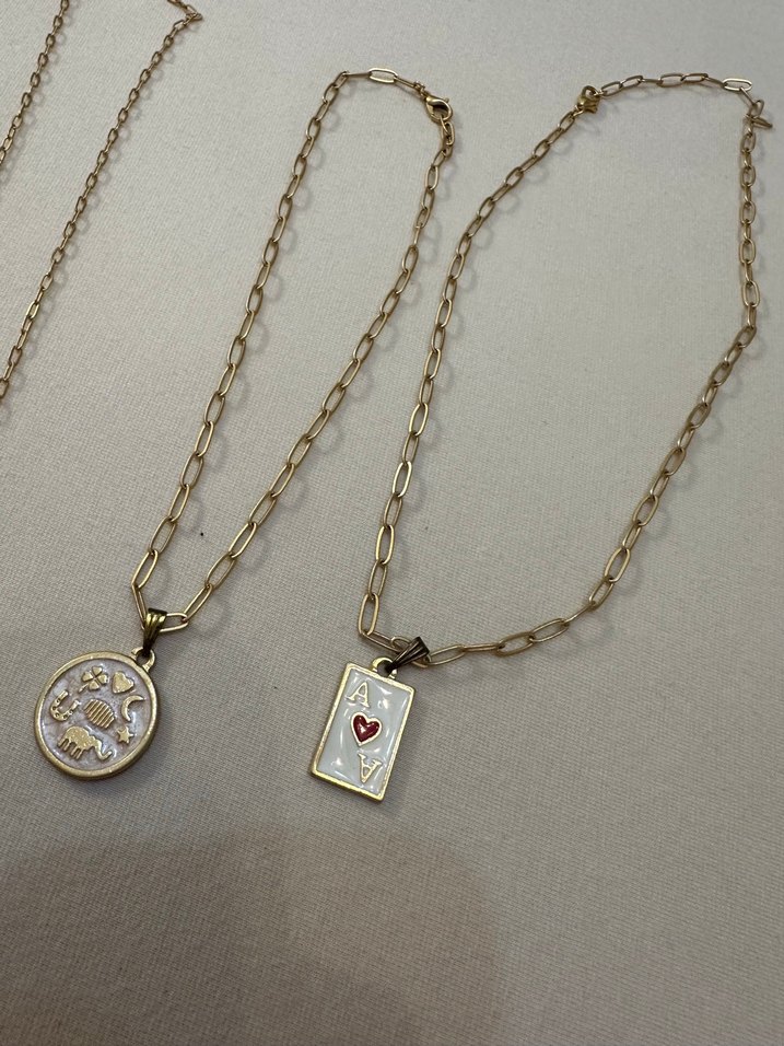 Minimalist Zincir Detaylı Altın Renk Kadın Kolyeler - Görsel 3