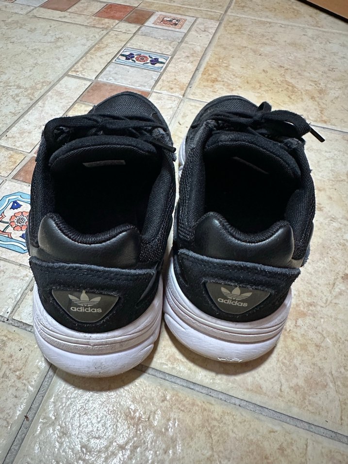 Siyah Adidas Bağcıklı Spor Ayakkabı - Görsel 3