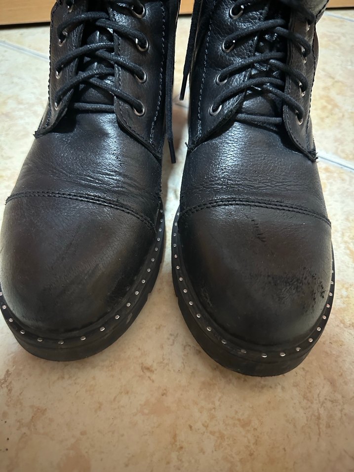 Elle Siyah Deri Kadın Bot - Görsel 2