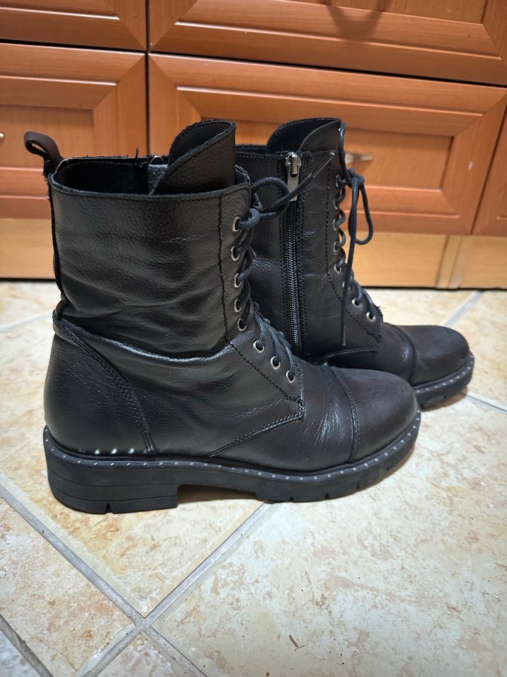 Elle Siyah Deri Kadın Bot - Görsel 3