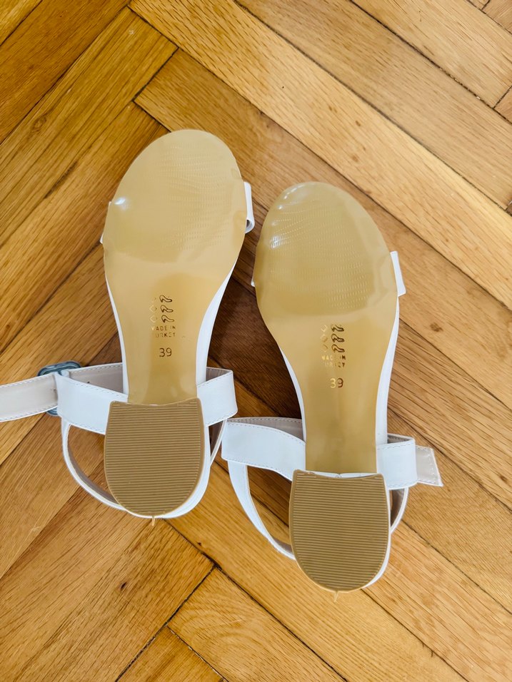 Beyaz Tokalı Kadın Topuklu Sandalet - Görsel 5