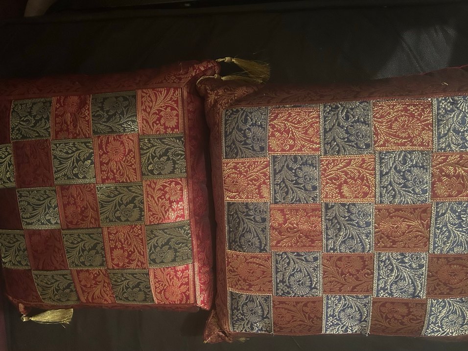 Bordo Desenli ve Düz Yastık Seti - Görsel 2