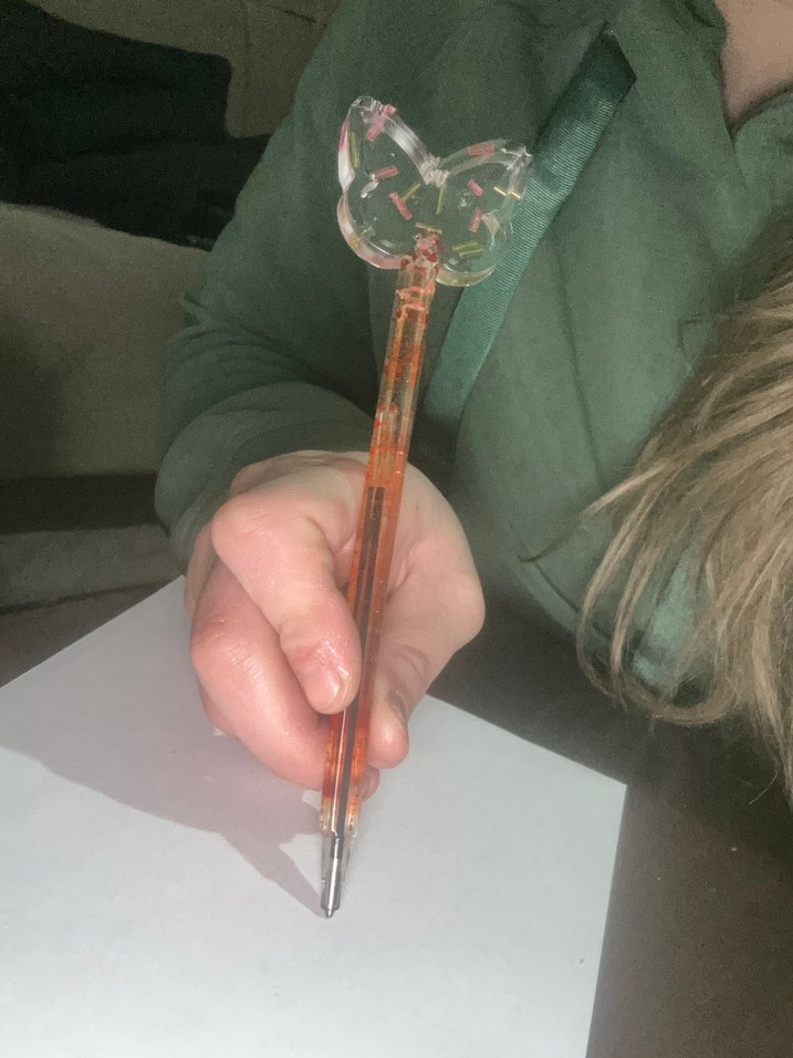 Turuncu Kelebek Tasarımlı kalem - Görsel 2