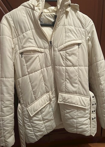 Beyaz Kemerli Kadın Mont - Görsel 4