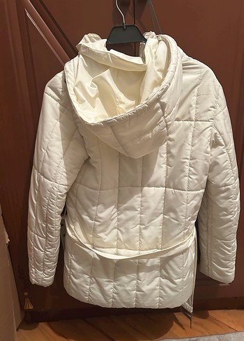 Beyaz Kemerli Kadın Mont - Görsel 5