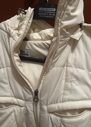 Beyaz Kemerli Kadın Mont - Görsel 2