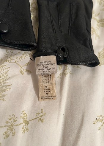 Düğmeli Siyah Deri Kadın Eldivenleri - Görsel 2