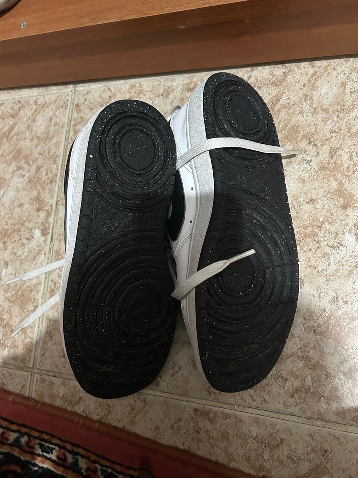 Beyaz Nike Kadın Spor Ayakkabı - Görsel 2