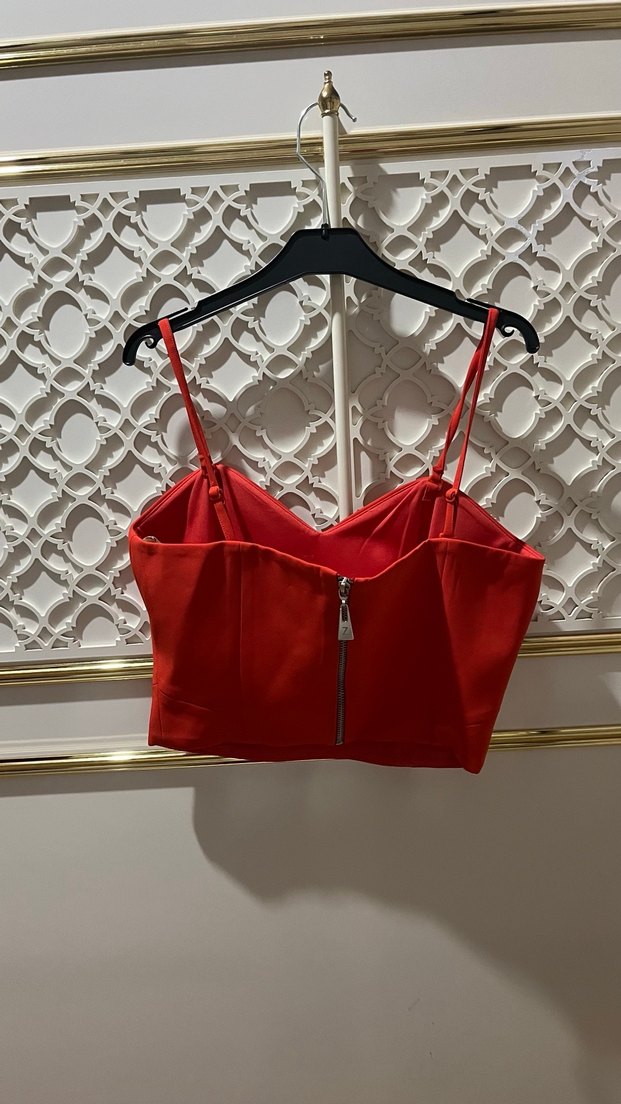 Parlak Kırmızı Nakışlı Mini Büstiyer - Görsel 2