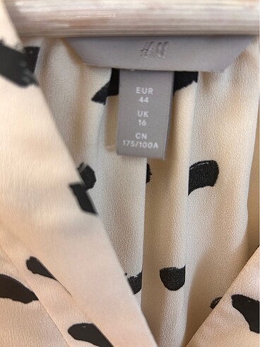 44 Beden ten rengi Renk H&M saten elbise