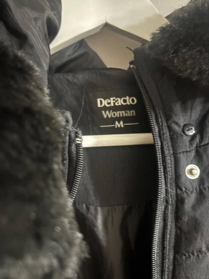 Kadın Siyah Uzun Kürklü şişme mont - Görsel 4