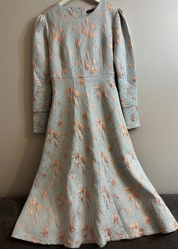 Nakışlı Drapeli Bej Uzun Kollu Elbise - Görsel 2