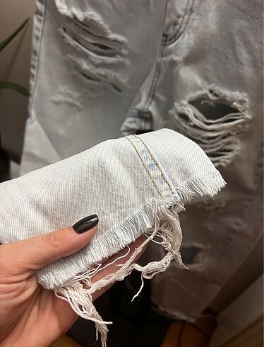 32 Beden Pull&Bear Yirtık Jean