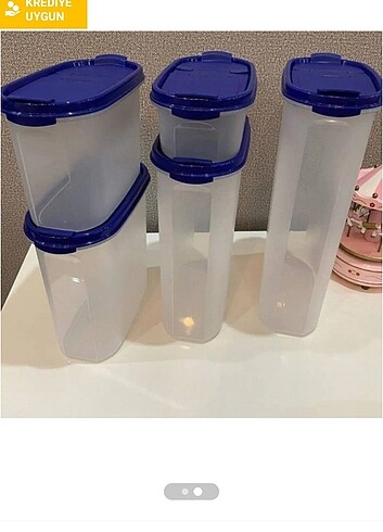 Tupperware set