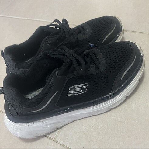 #Skechers #siyah #spor ayakkabı