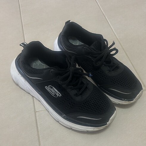 40 Beden siyah Renk #Skechers #siyah #spor ayakkabı