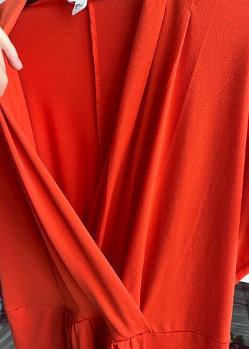 Kısa Kollu Kırmızı V Yaka Midi Triko Elbise - Görsel 2