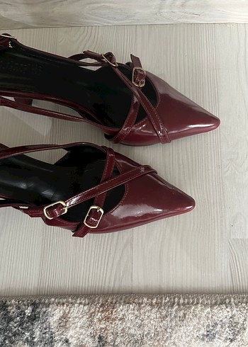 37 Beden Bordo Rugan Tokalı İnce Topuklu Kadın Ayakkabı