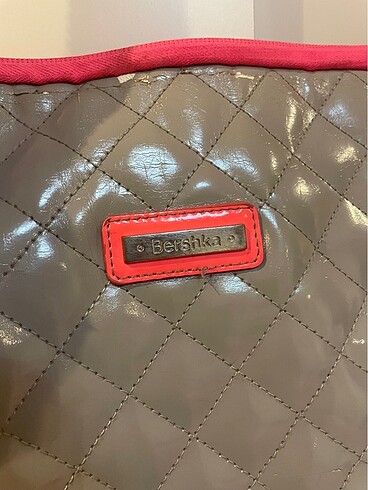 Beden Bershka leptop çantası