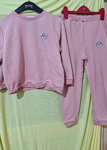 Pembe Uzun Kollu Kız Takımı