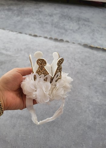 Beyaz Fırfırlı 1 yaş Bebek Tacı - Görsel 3