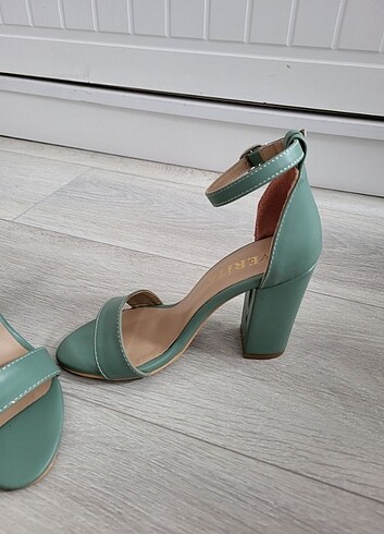 Tek bant topuklu ayakkabı - Görsel 5