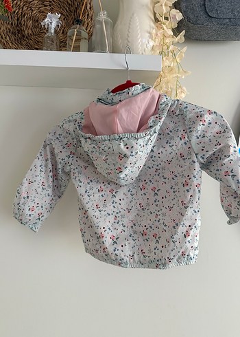 H&M Kız Çocuk Gri Baskılı Fermuarlı Yağmurluk